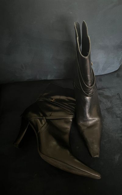 Unisa Black Leather Short Boot w/ Buckle Strap 9-1/2 (Adult)