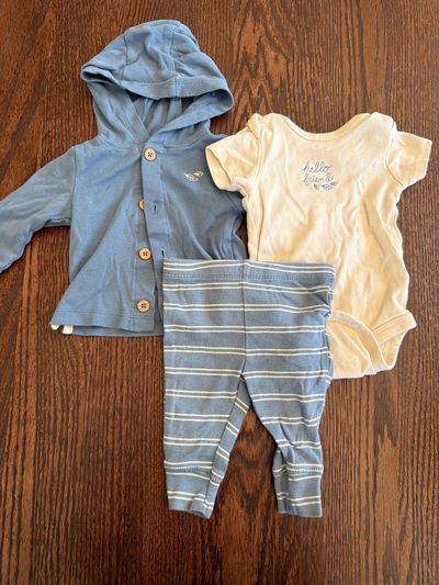 Carters 3 piece set  0-3 Months