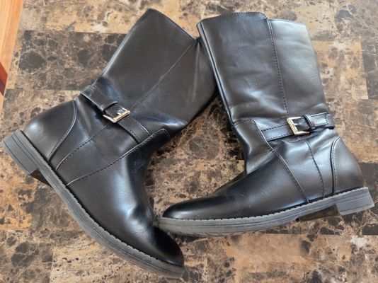 Children's Place Boots  11 (Lil' Kid)