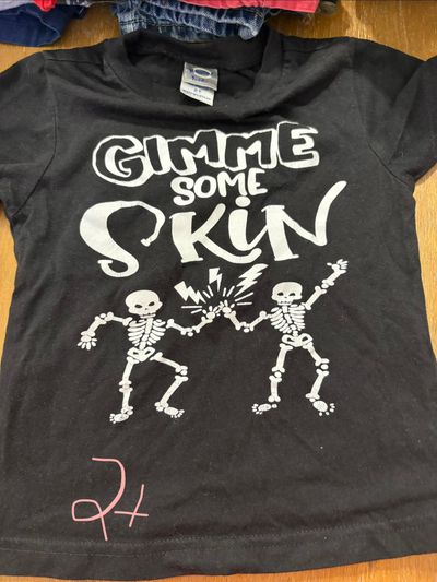 Unknown Gimme some skin Halloween shirt 2T