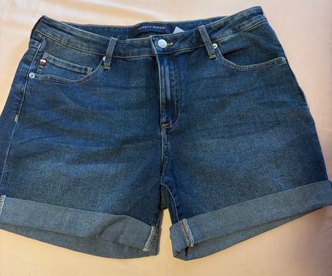 Tommy Hilfiger New denim shorts Women's 12