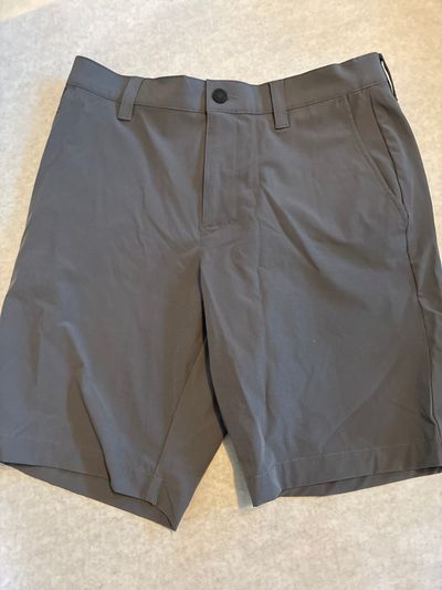 Banana republic size 32 brand new Gray shorts 32