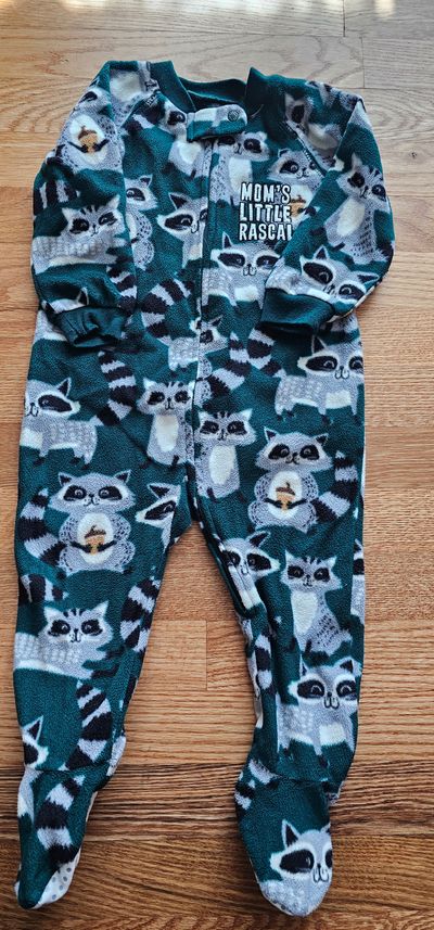 The Children's Place Like New Raccoon footed fleece PJ keep your little one warm 12-18 Months