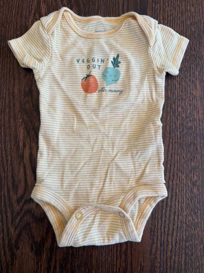 Carters onesie  0-3 Months