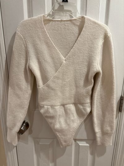 SHEIN White sweater/thong bodysuit- tag says XL/12,fits more like a M/L Women's - XL